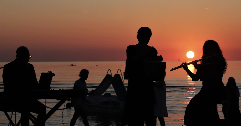 Albe musicali nella Riviera dei Pini